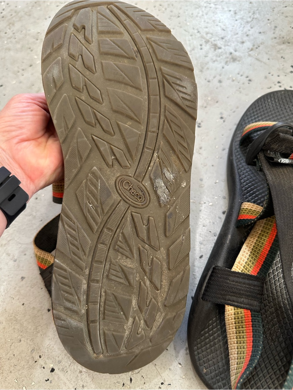 Chaco men’s ' Z/Cloud Sandals in Black with Multi-Stripe Webbing,size 11 - Picture 8 of 10
